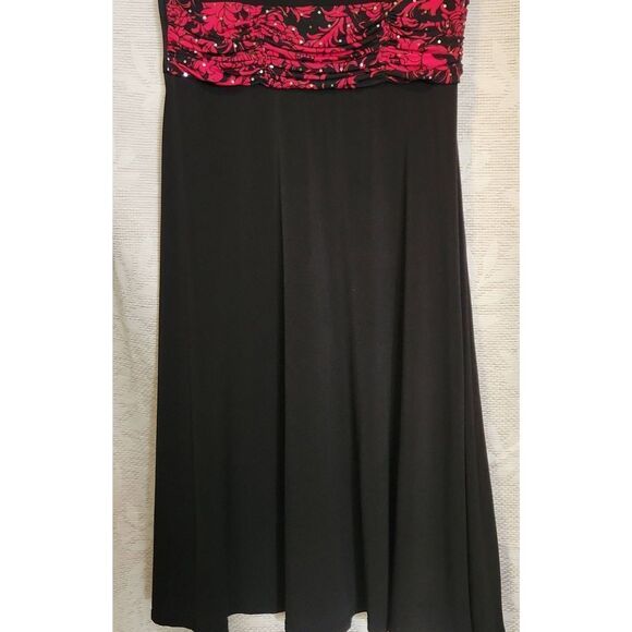 Jessica Howard black dress with red sparkly sash - Picture 6 of 8